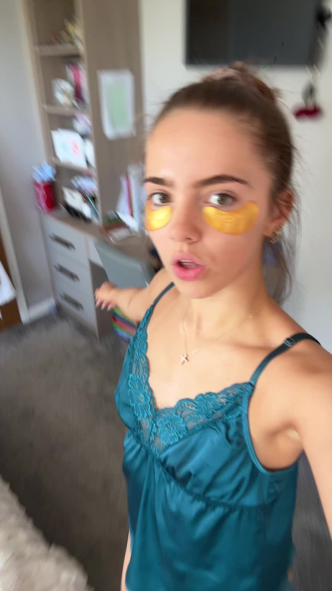 @𝓵𝓲𝓿 🏑