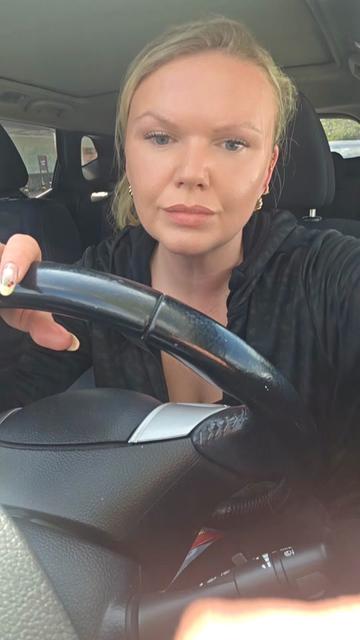 @Helzbeauty