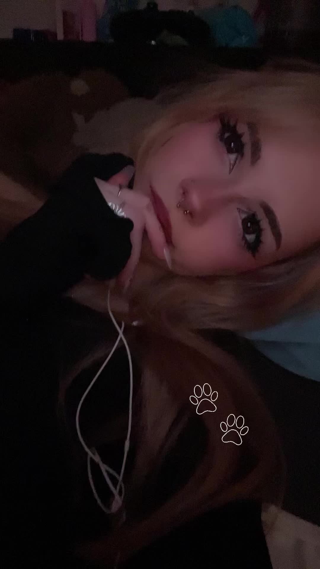 @🐰