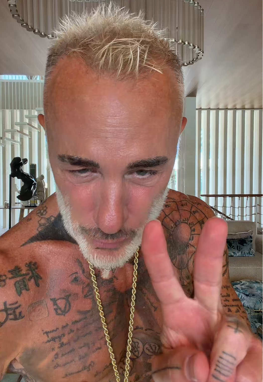 @Gianluca Vacchi