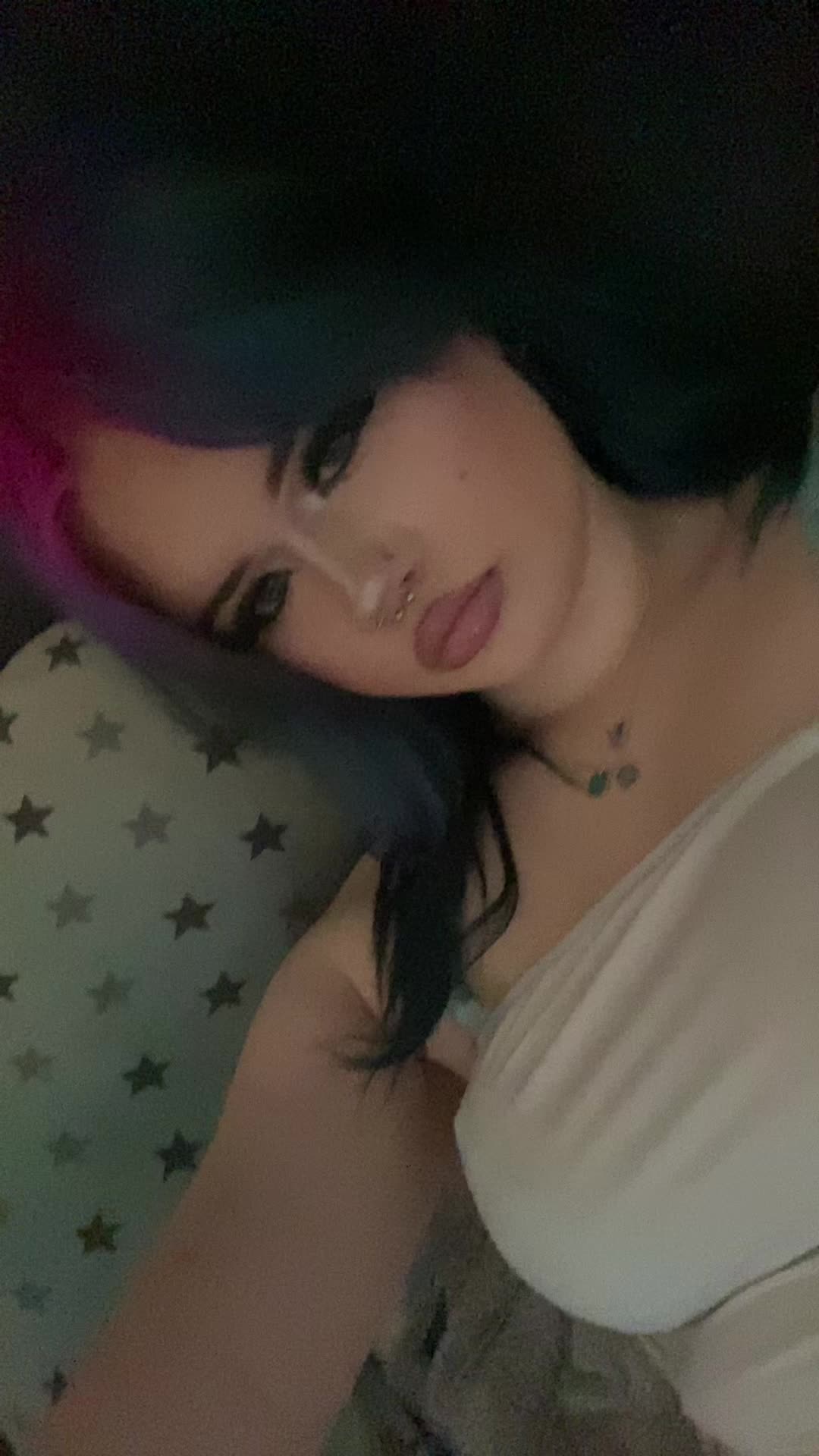 @𝐄 𖣂.