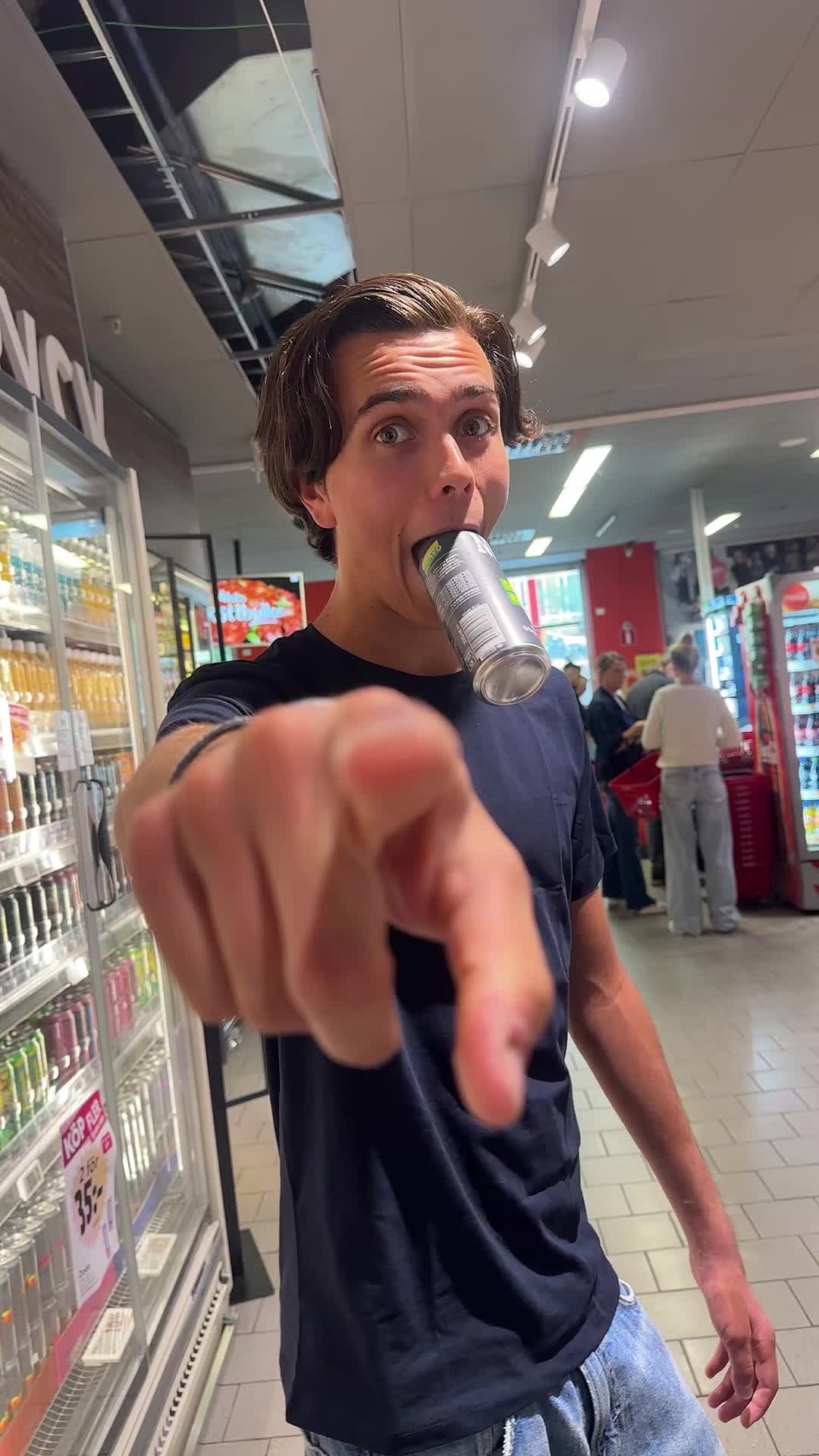 @HK
