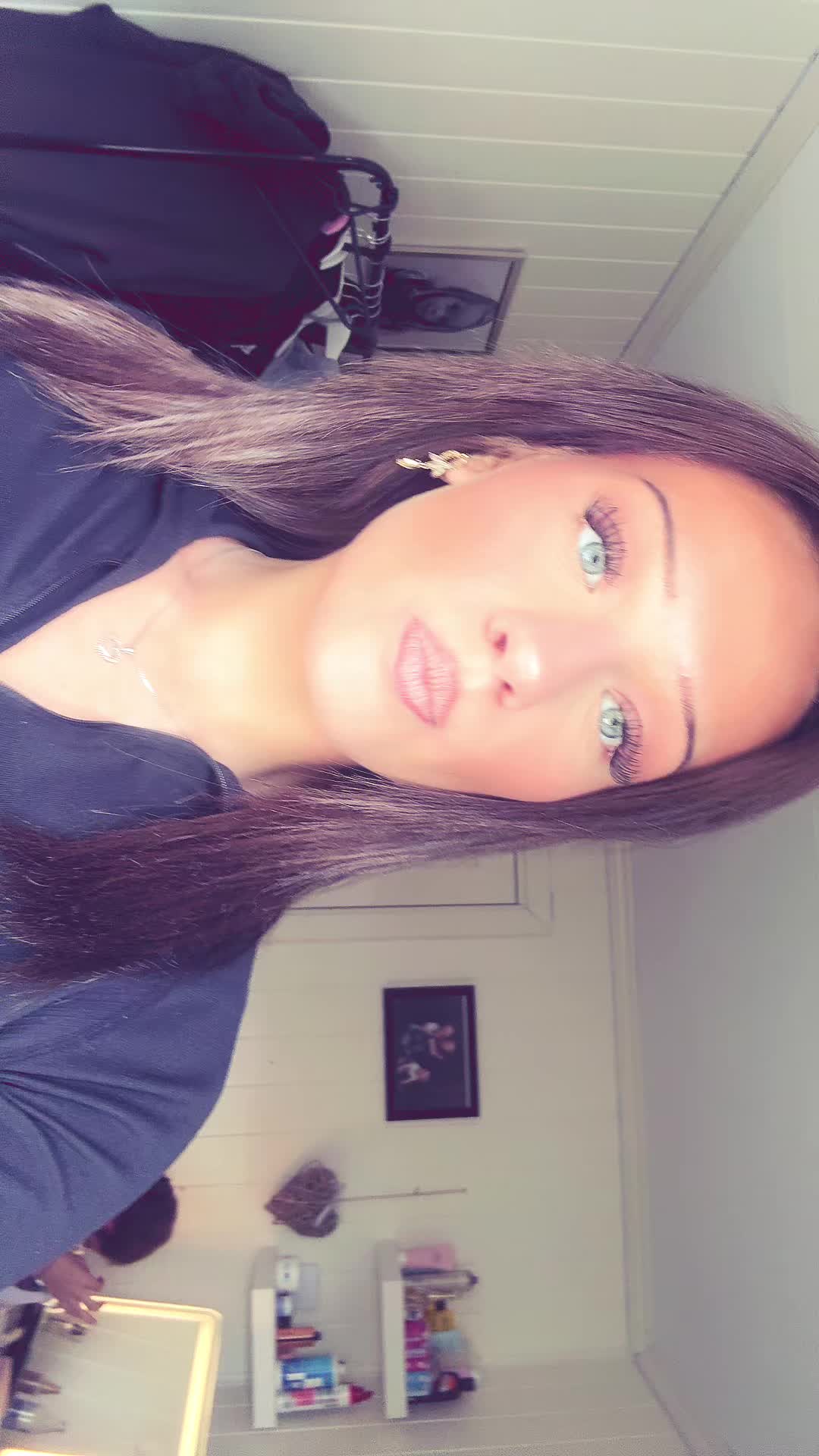 @𝒪𝓁𝒾𝓋𝒾𝒶💋