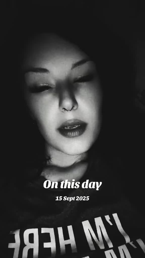 @Bee 🦇🖤