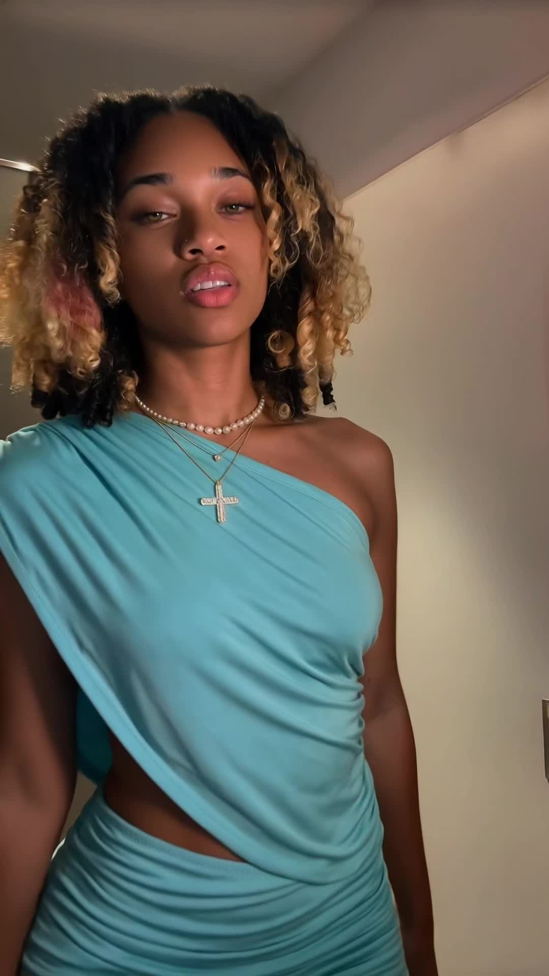 @itslaylasena