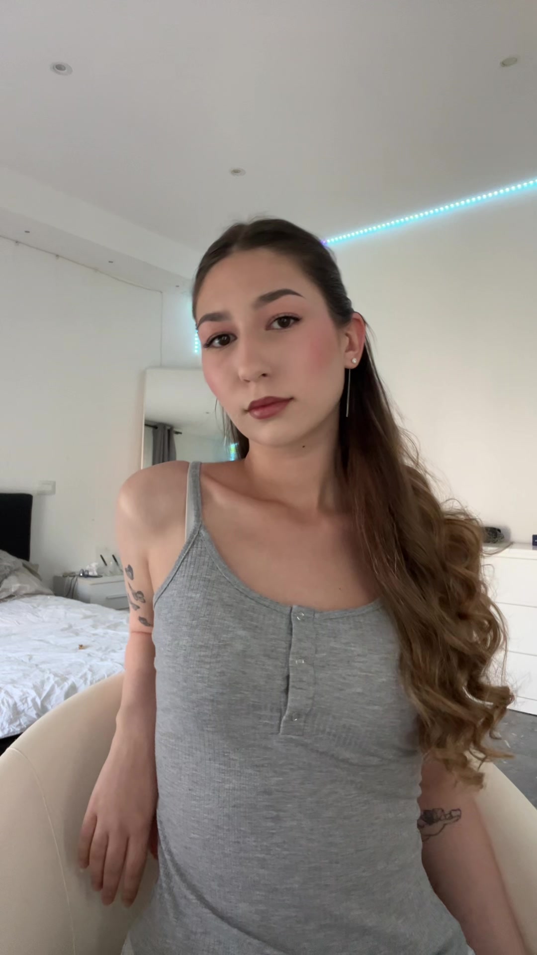 @GG