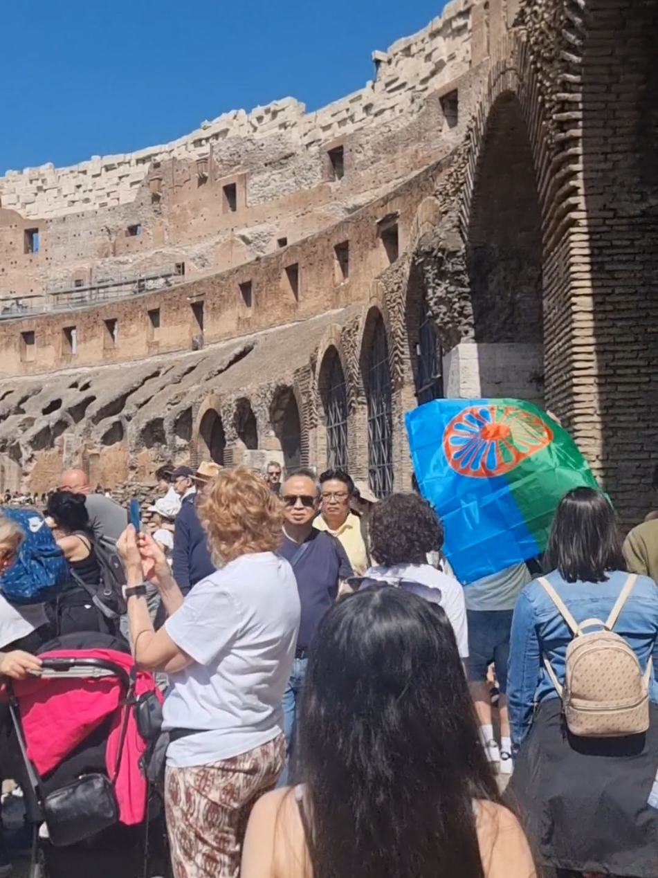 @Connecting Roma