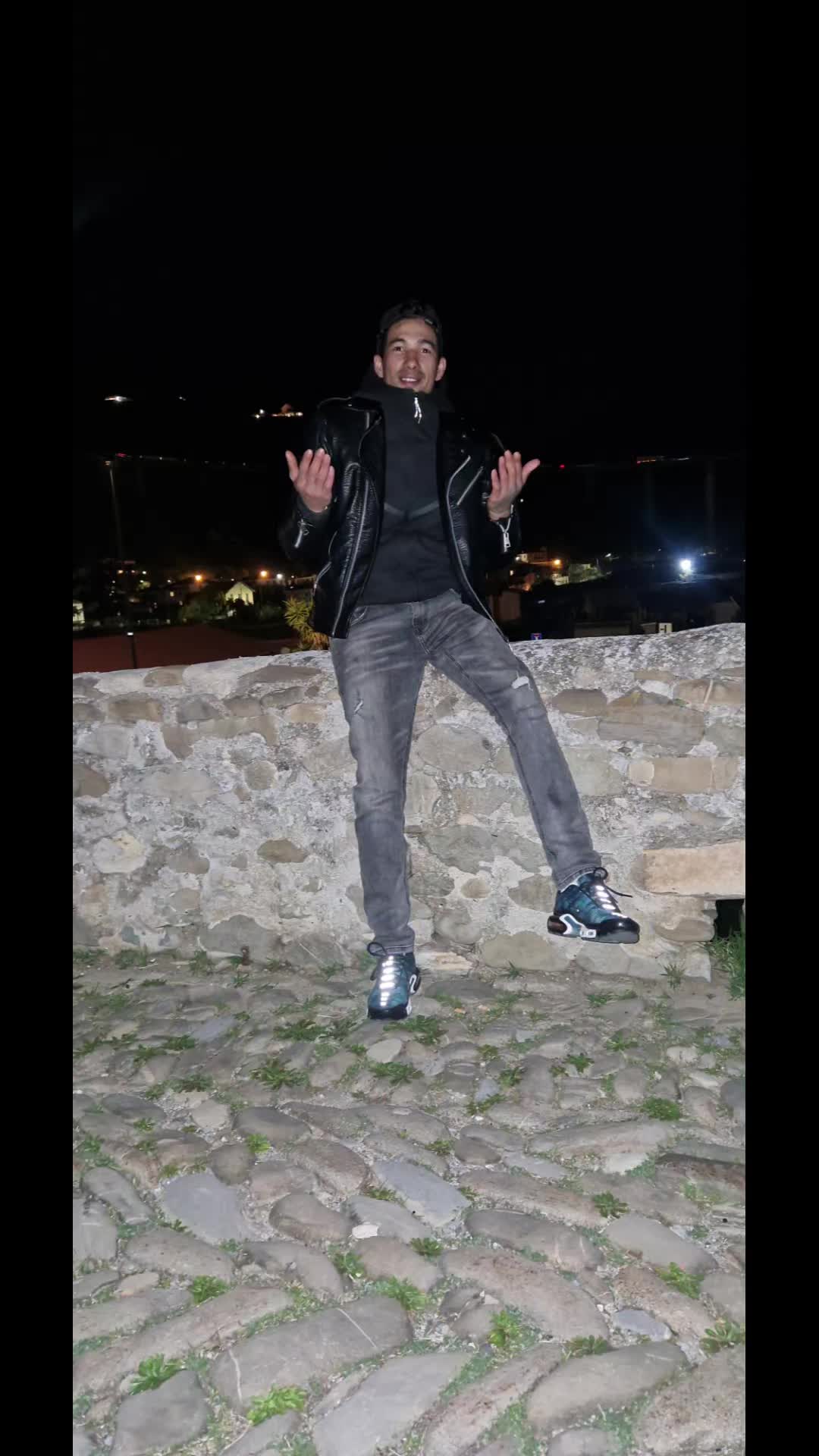 @hamza barjwi