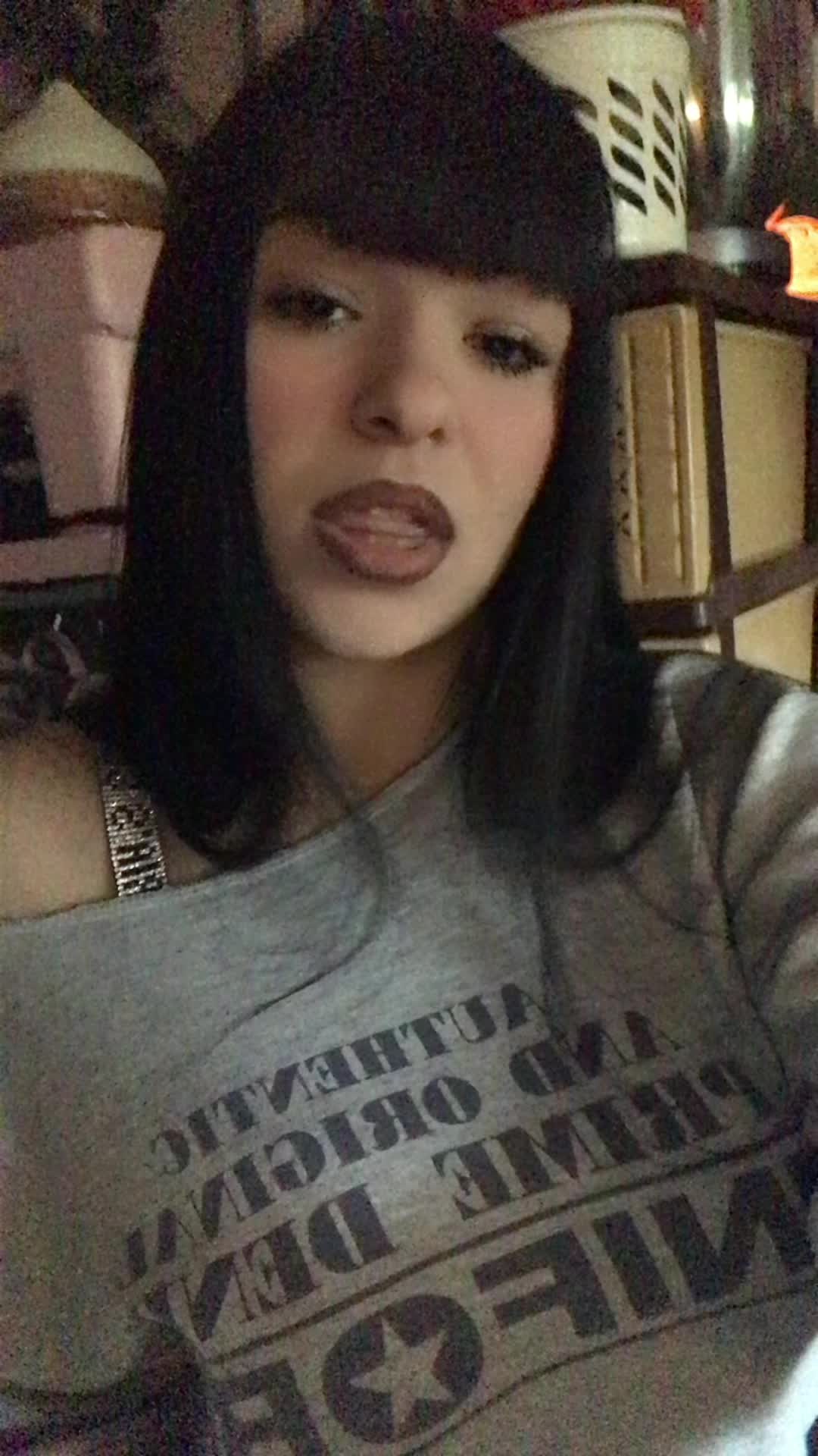 @♱