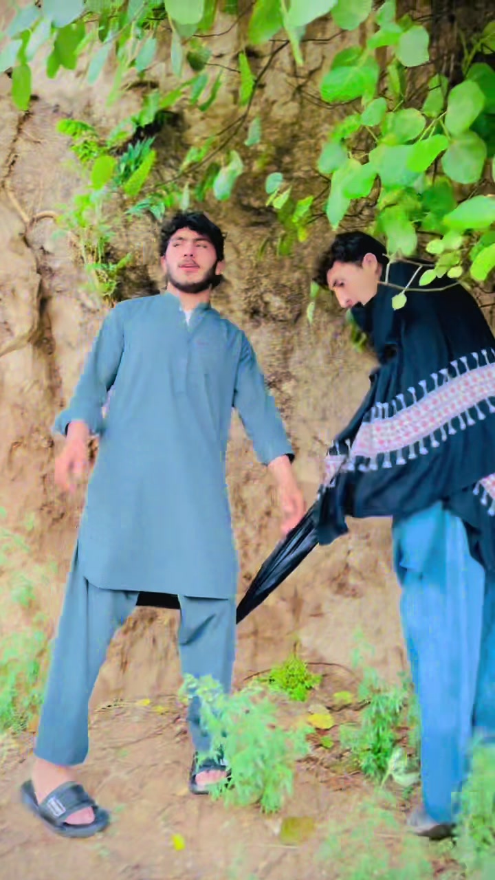 @WAQAS the wolf 😘🤭