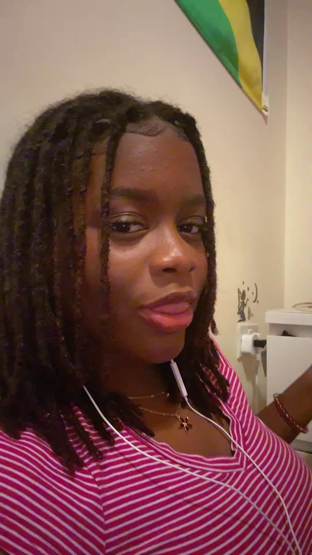@😋🫰🏾