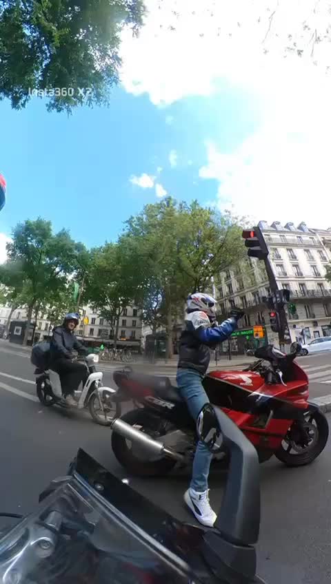 @LE MOTARD DANSANT
