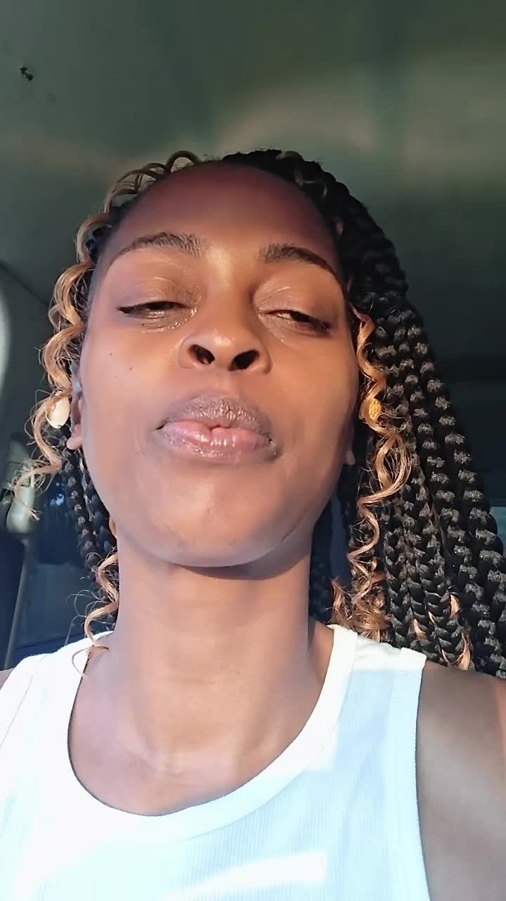 @MoMoney