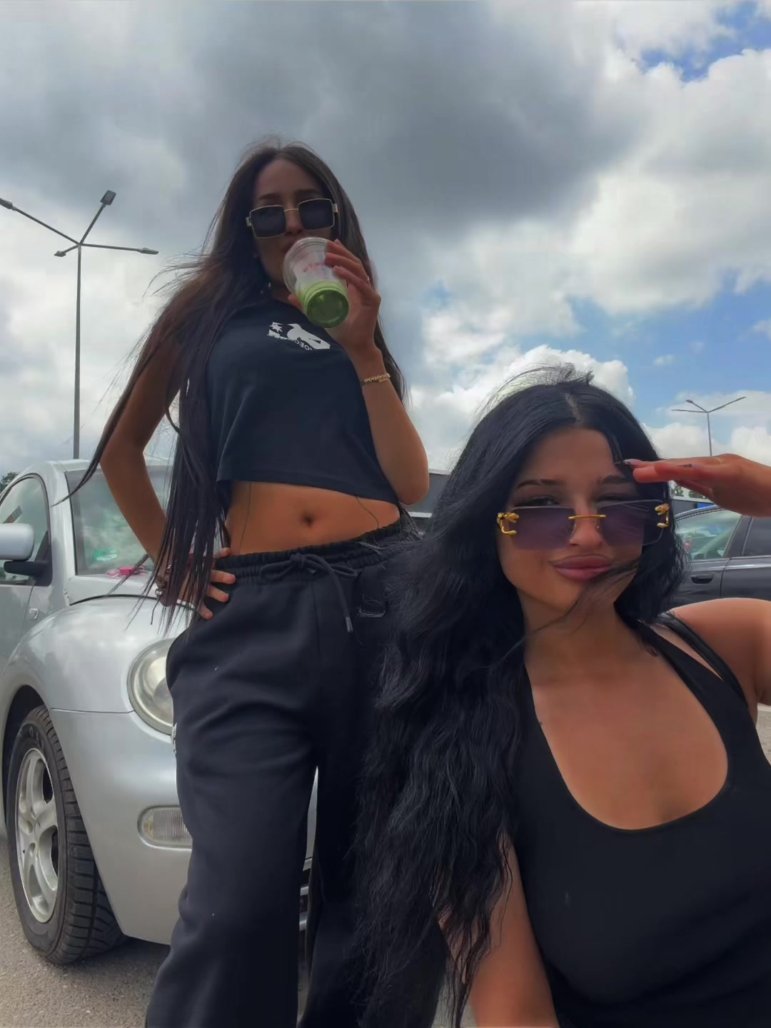 @𝒱