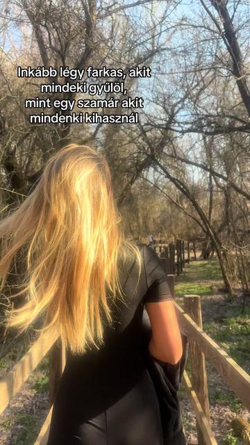 @Hancsi_._