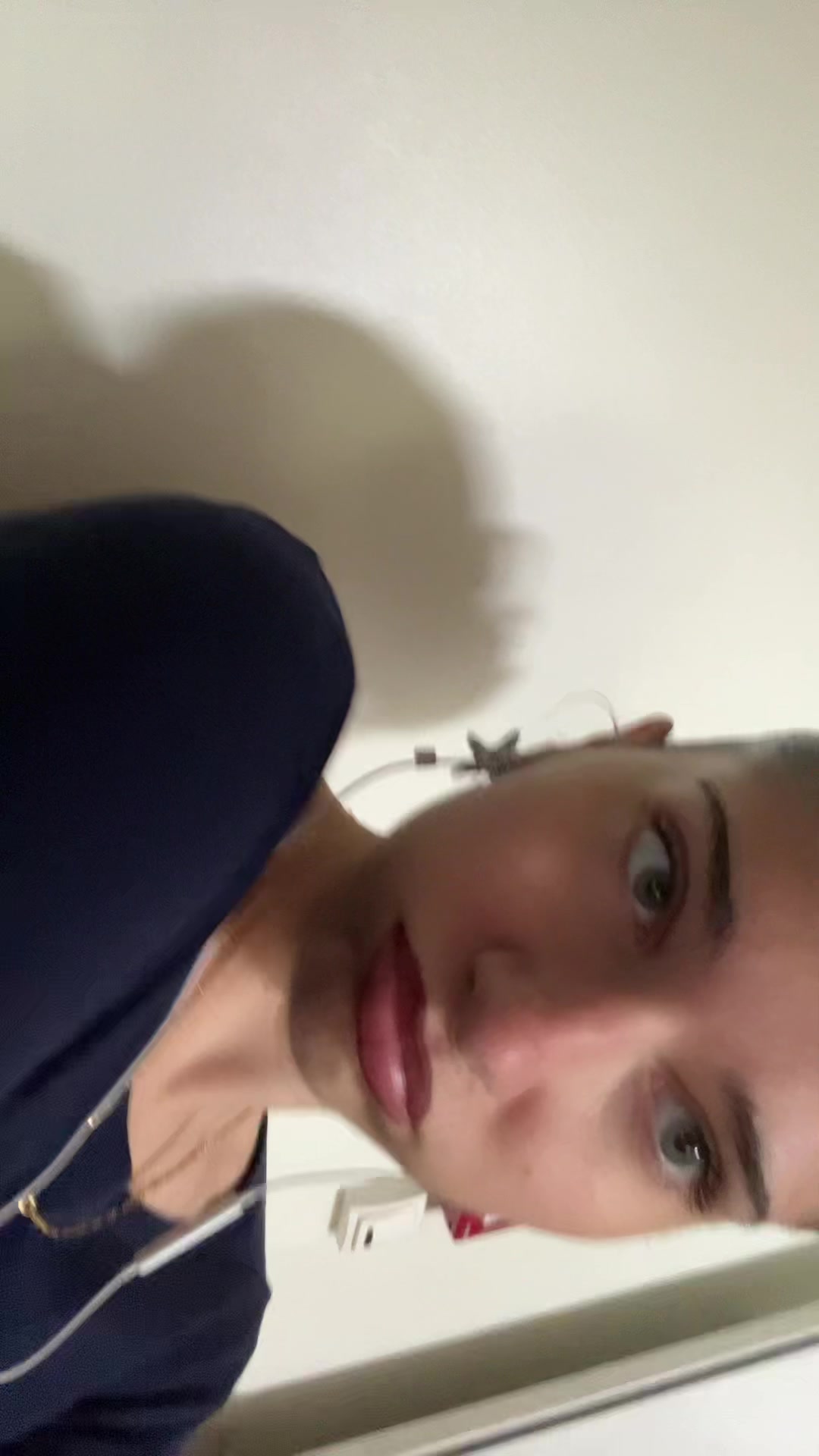 @???