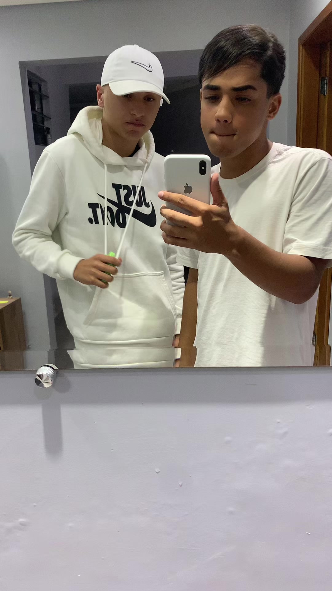 @menochefee77