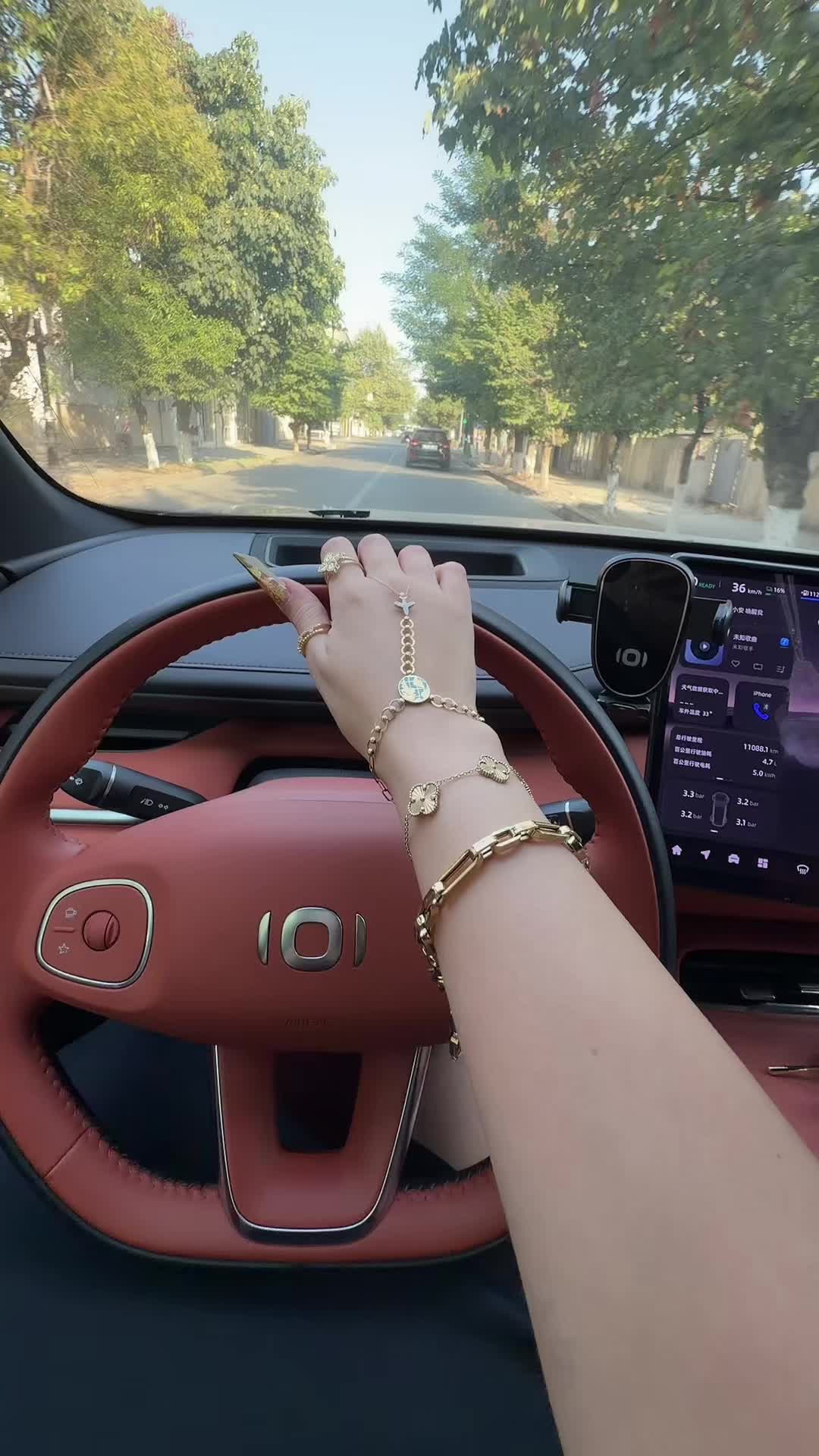 @Mavish_42