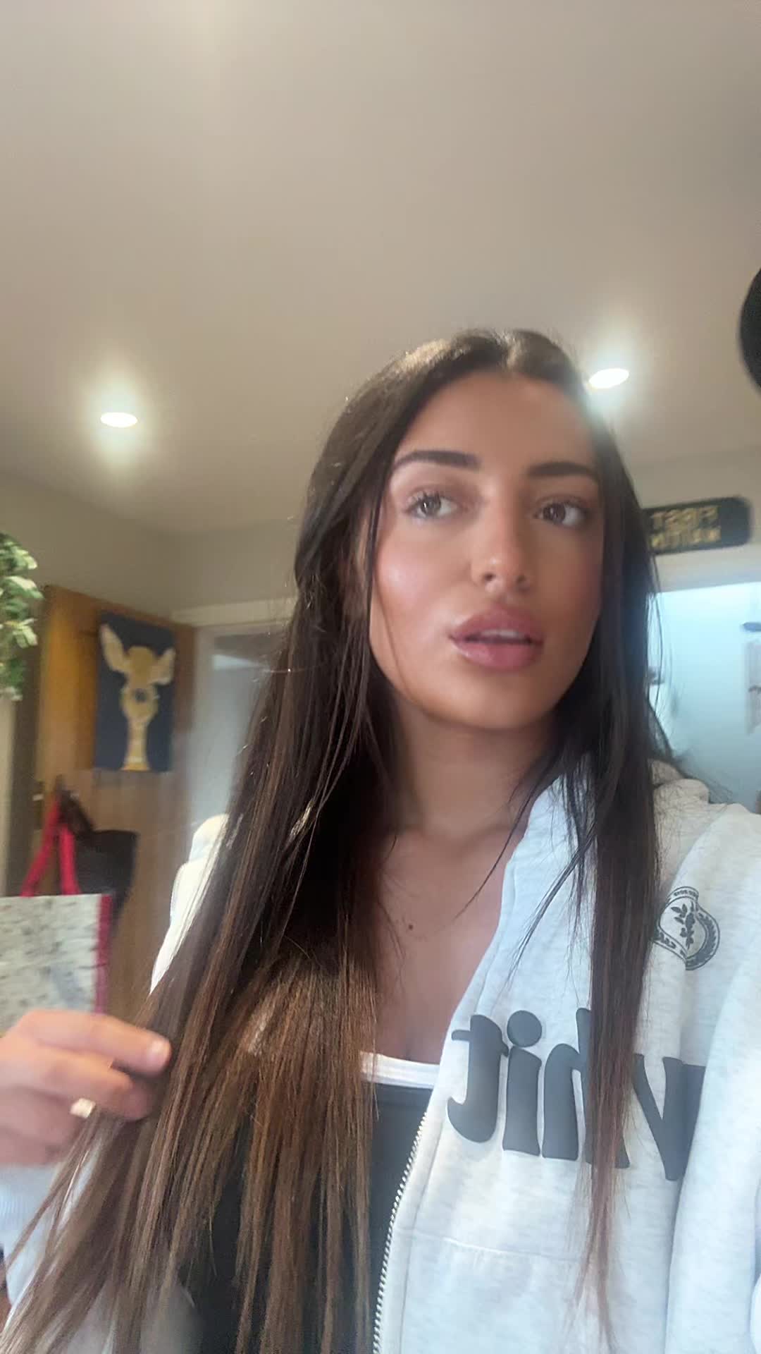 @Em<3