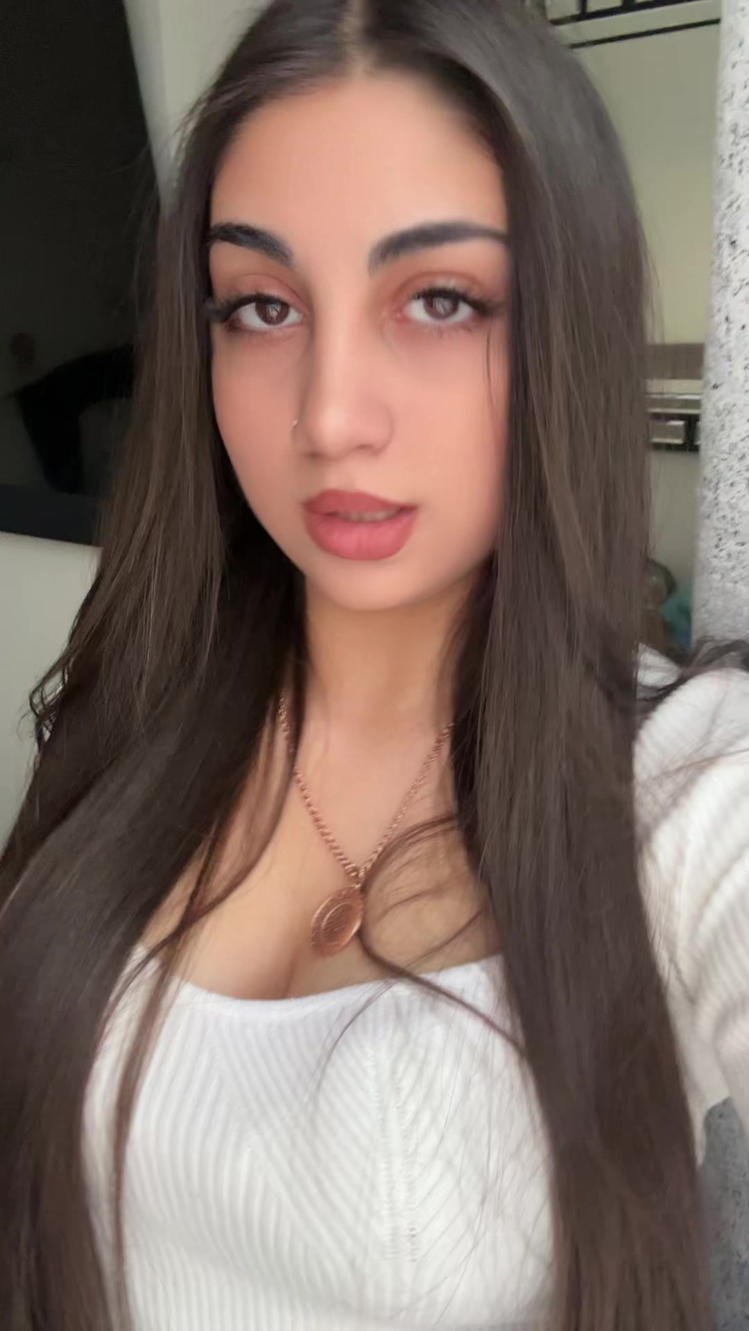 @𝐕✨