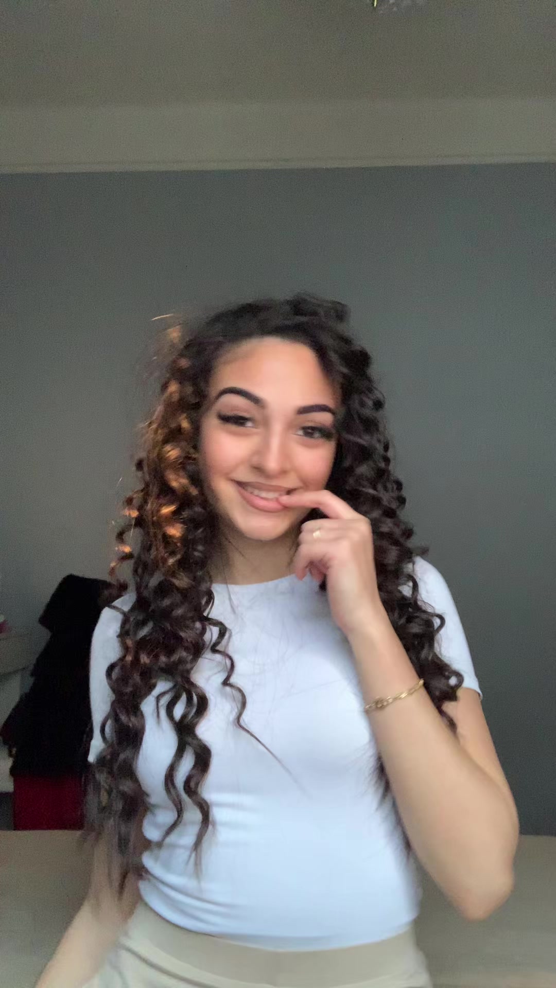 @𝓥
