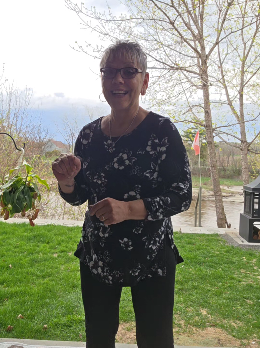@Yvette Lapensée 🇨🇦