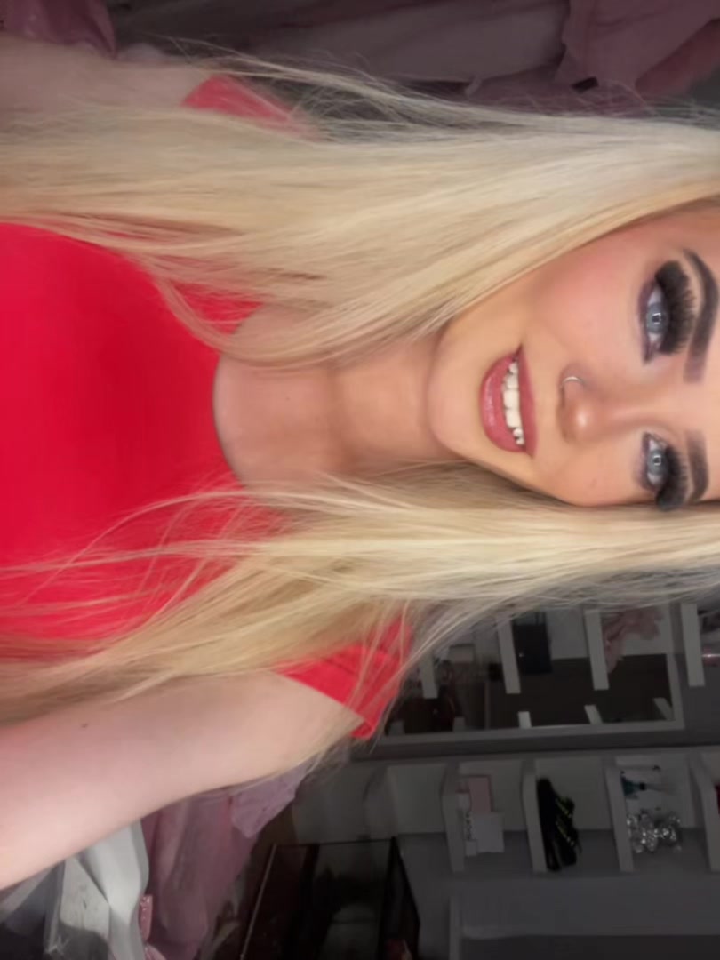 @Ellie - rose ๐