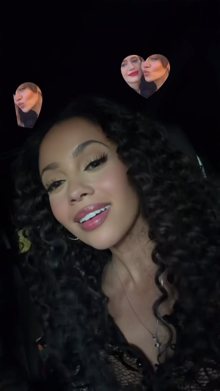 @Vanessa Morgan🦋
