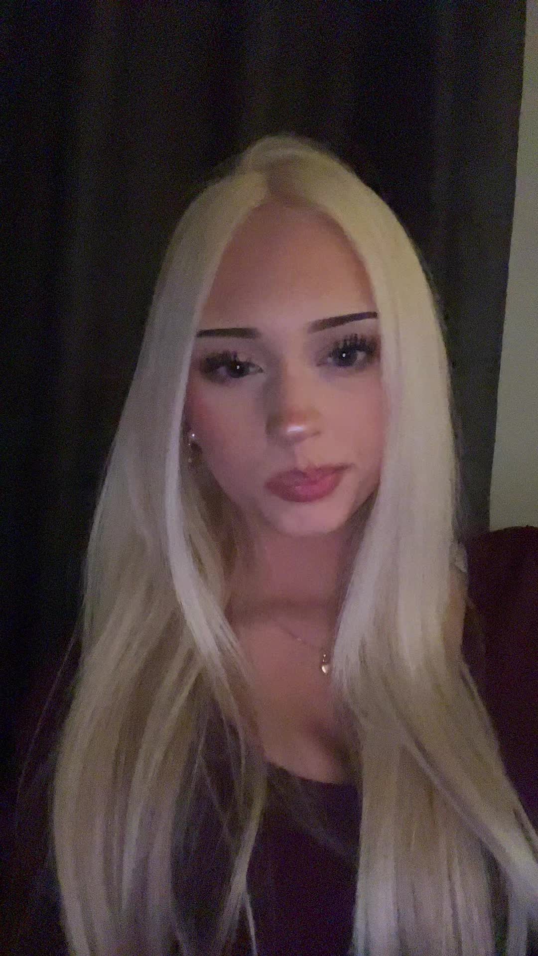 @⃟