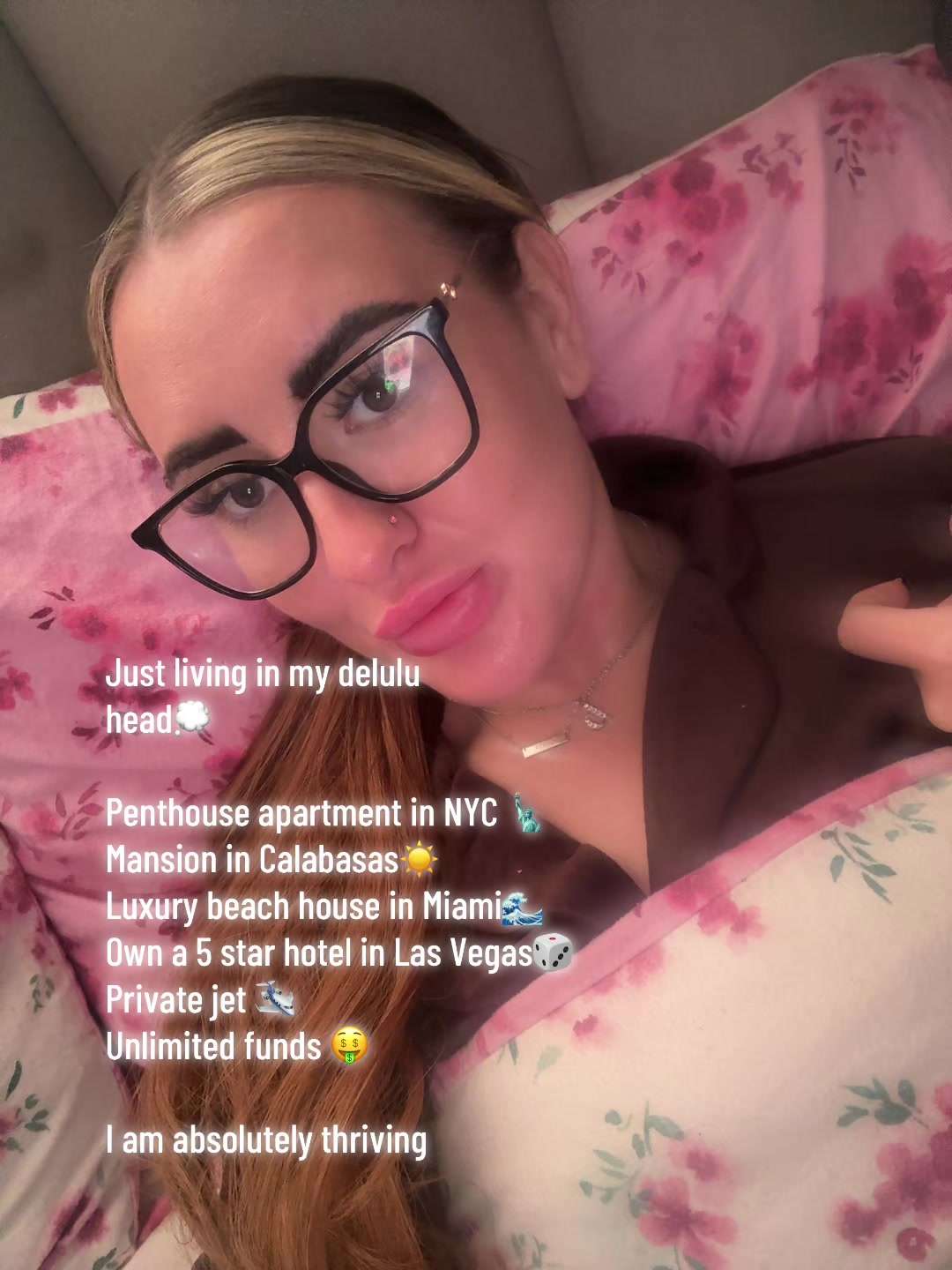 @Carly Moore🍒🧿