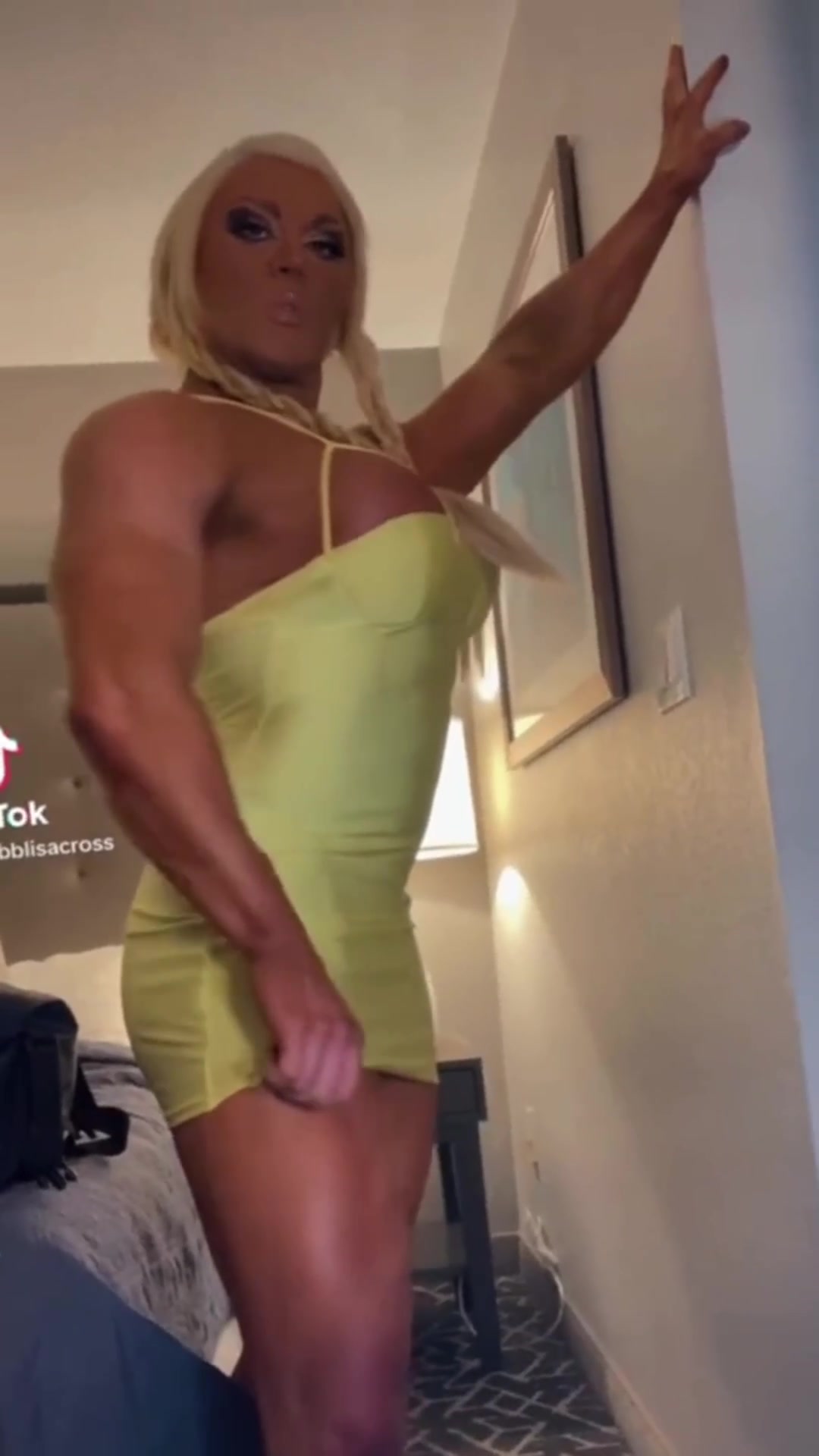 @IFBB Pro Lisa Cross