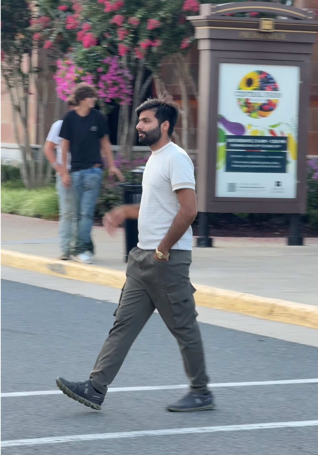 @Ali Malhi 10 🇺🇸🇵🇰