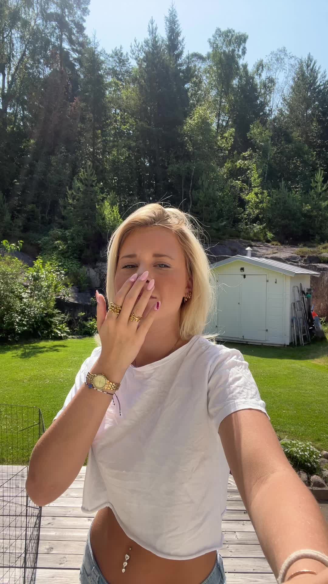 @𝕃𝕚𝕤𝕖𝕟