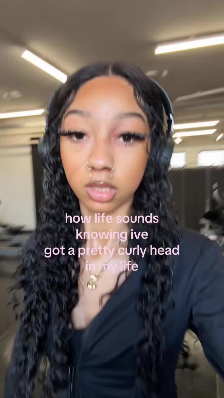 @sofia🐐’.
