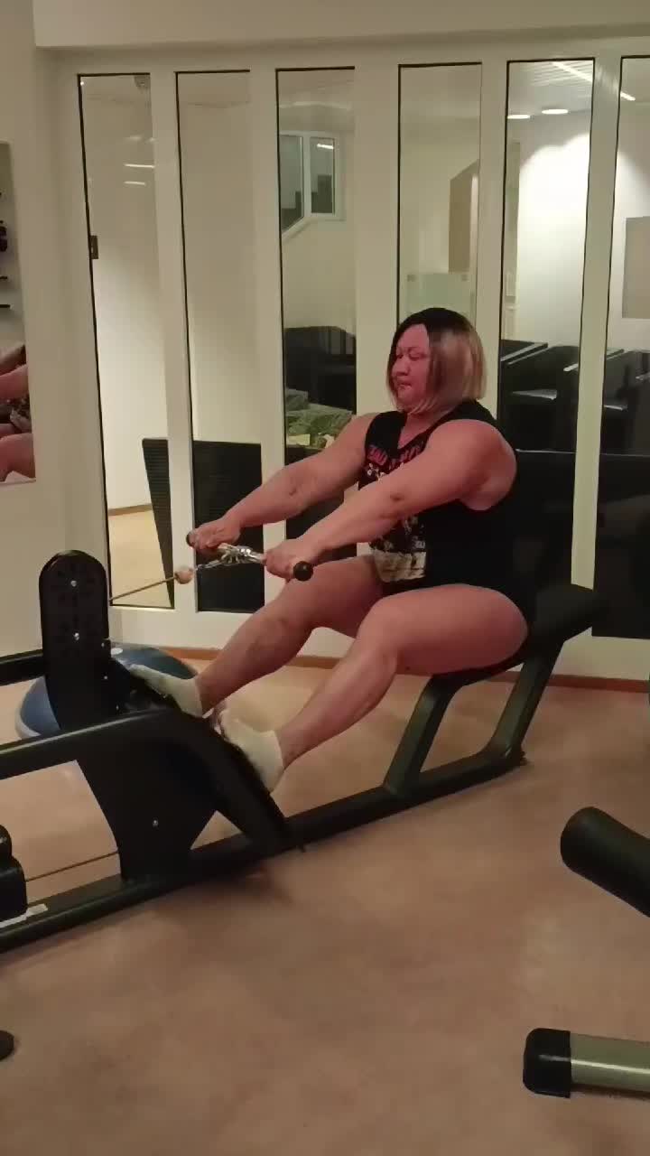 @Anna K Powerlifter