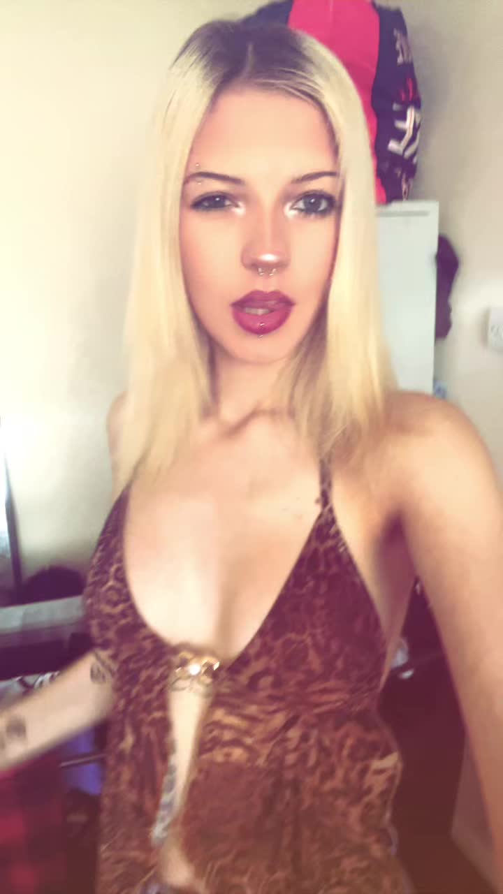 @️