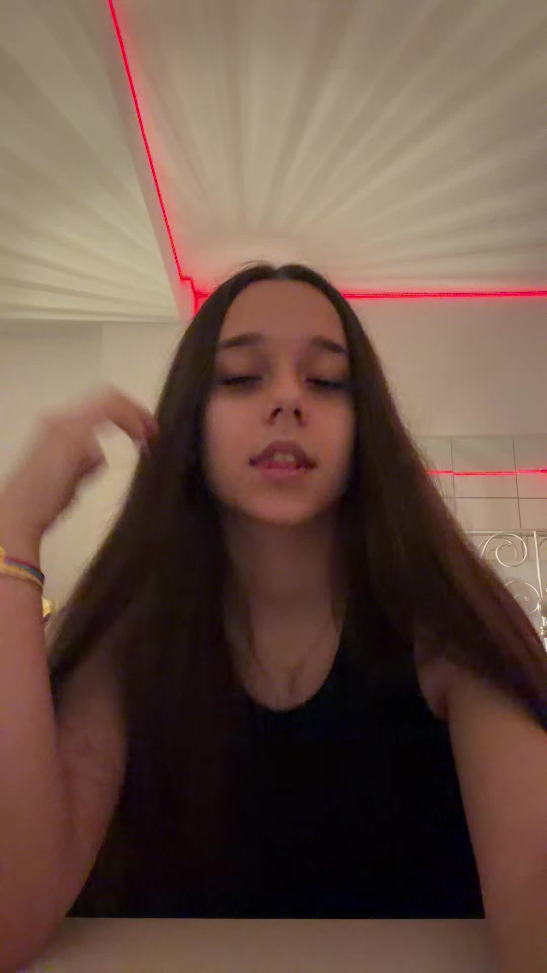 @vicky