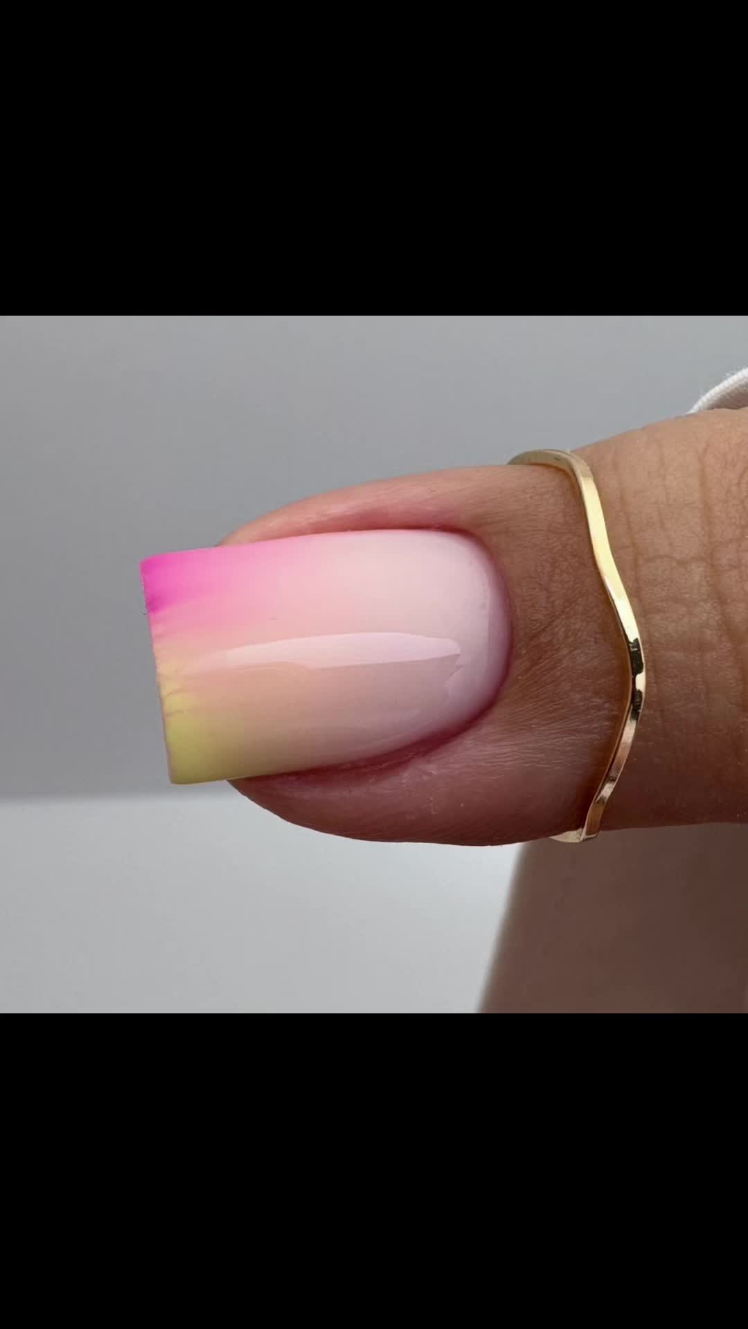 @nails_by_vivien_