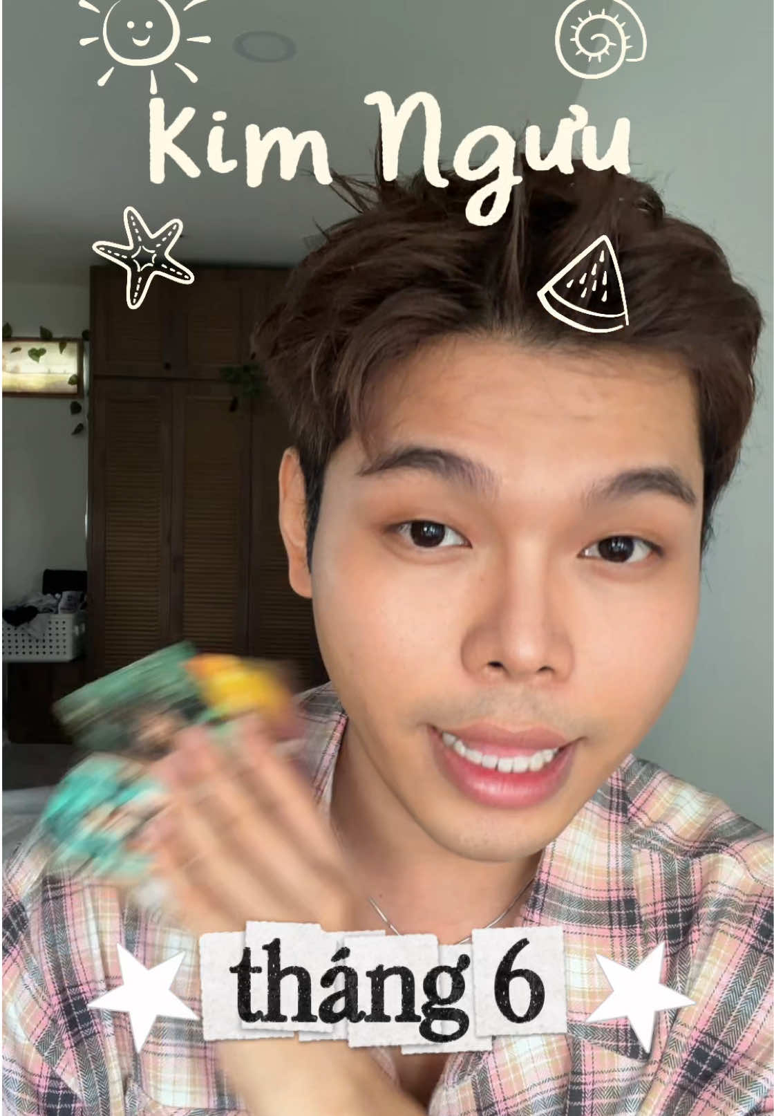 @Một chiếc &ocirc;m nhỏ ch&iacute;u
