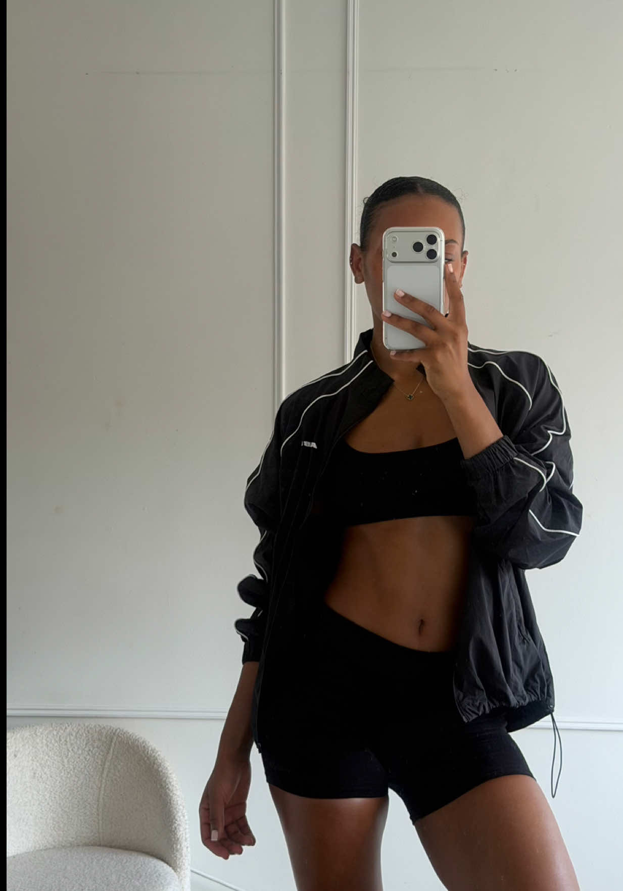 @Nia