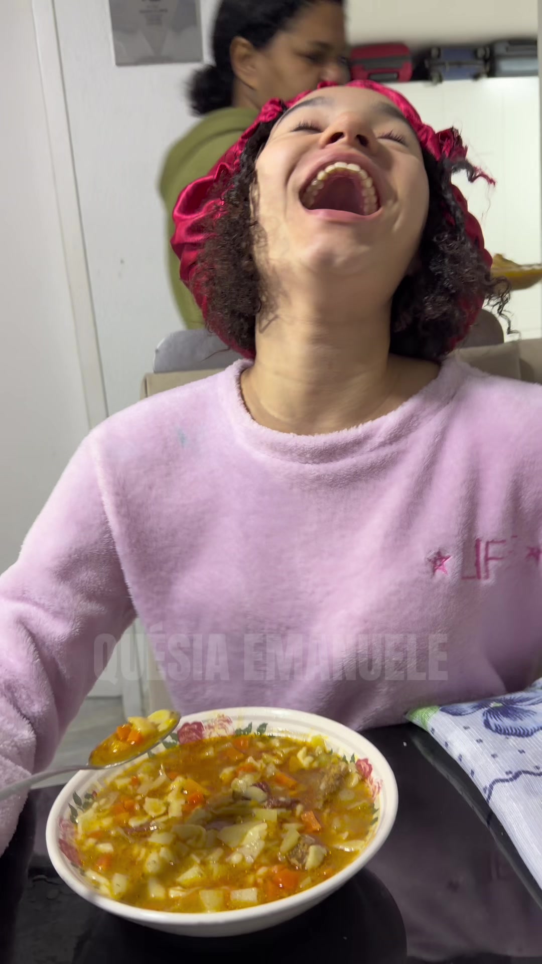 @Qu&eacute;sia e fam&iacute;lia J L