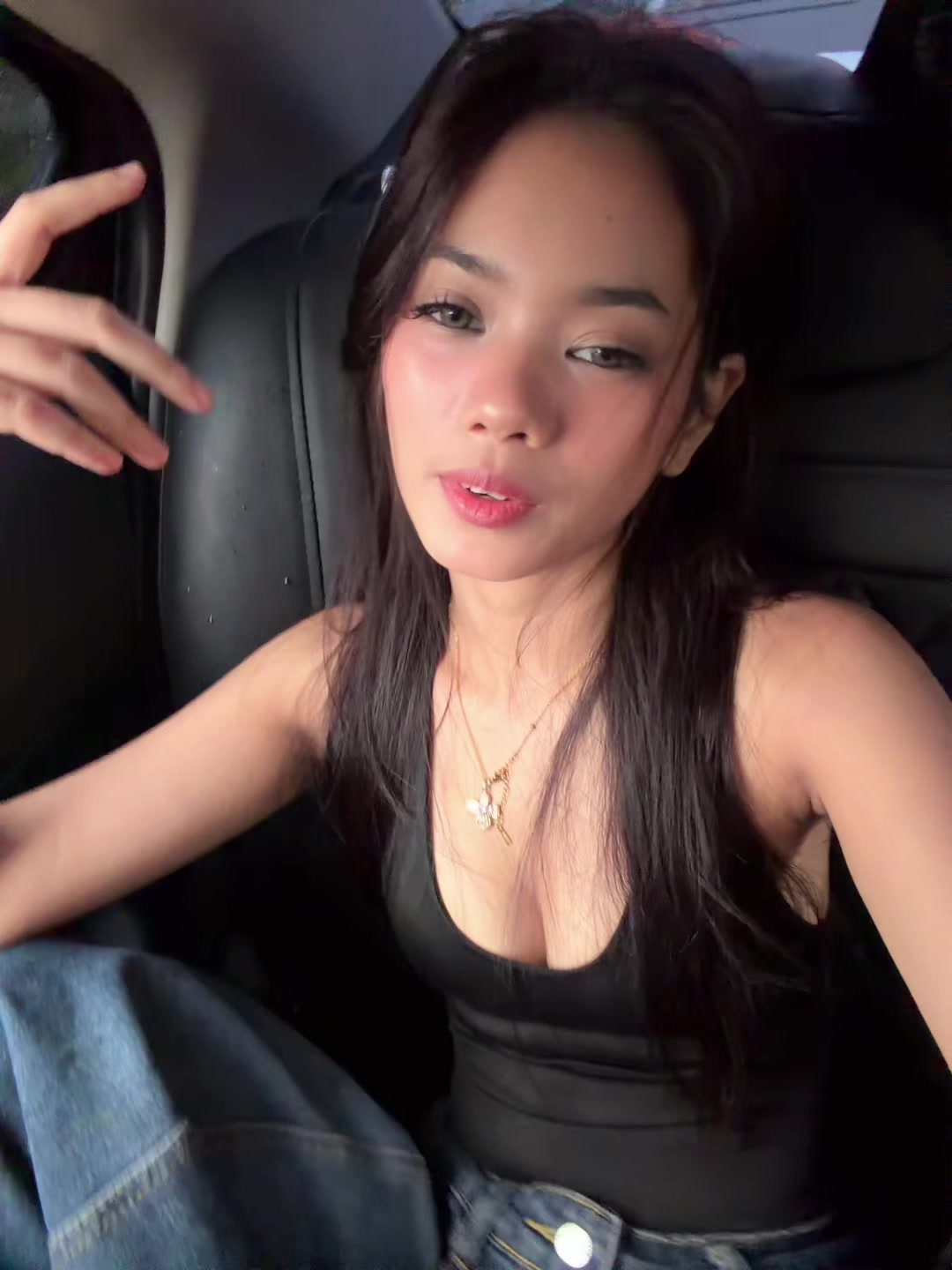 @Ella โ