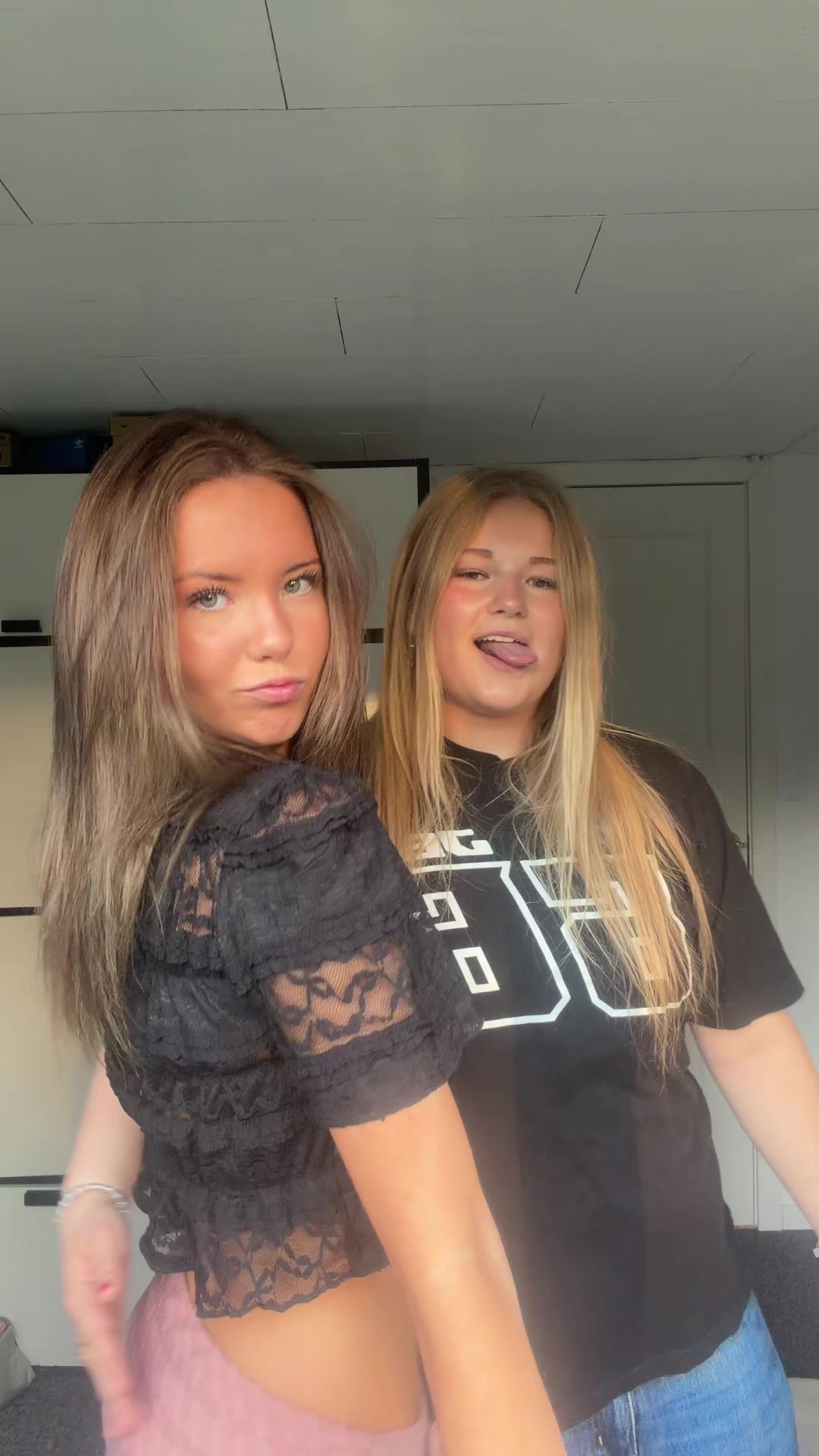 @Eva&Freja👩🏼👩🏽