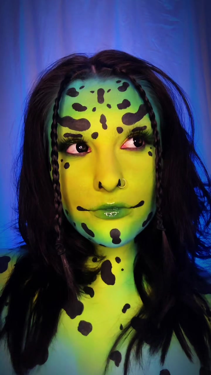 @Makeupby_ESC