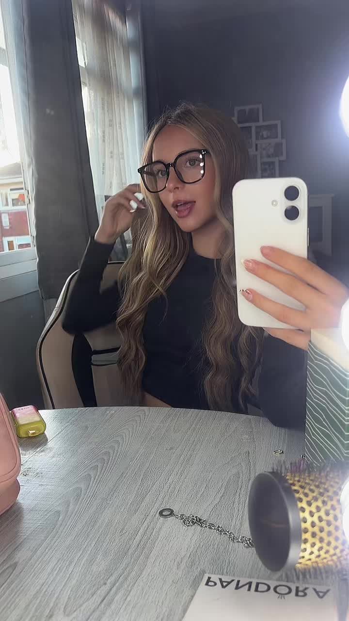@Lily-Rae X