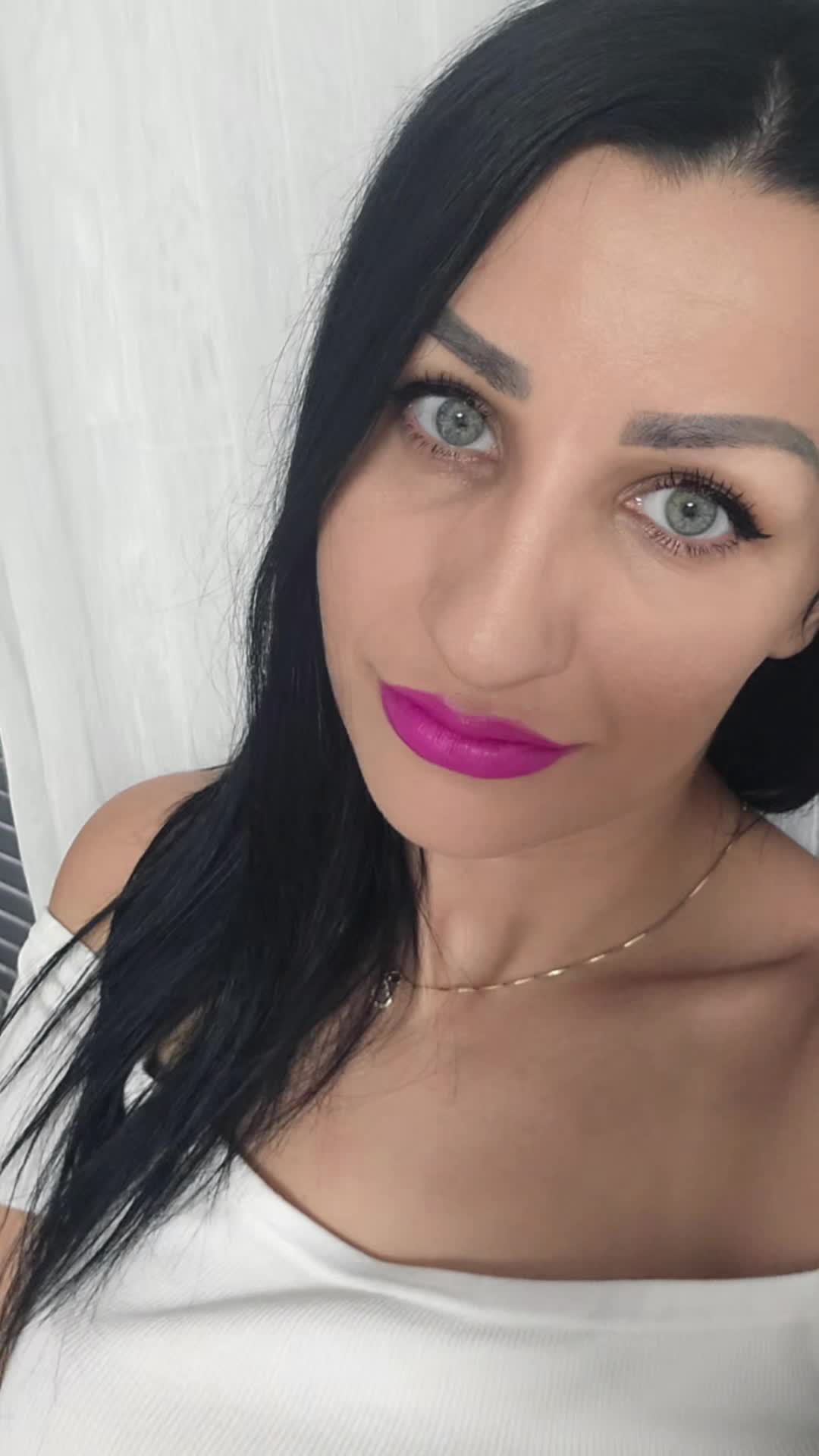 @Adinaa