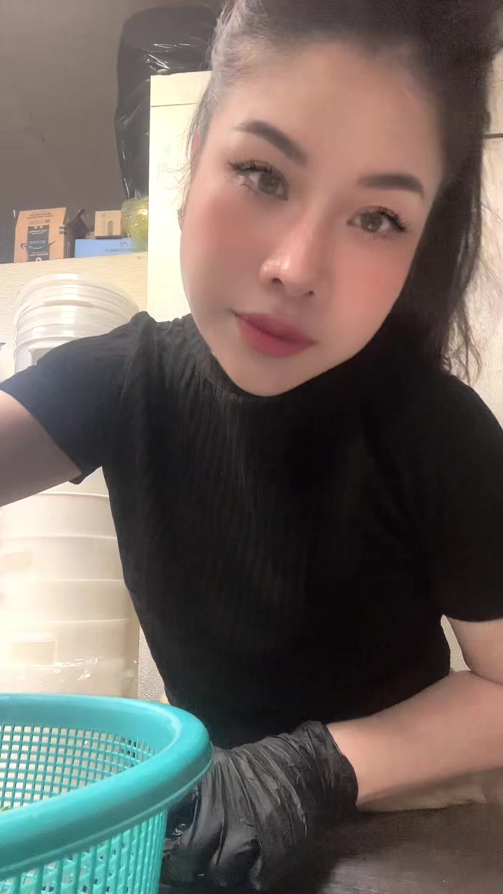 @Hoàng Thuỳ