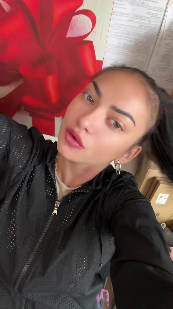 @Mikkaela Kamburova
