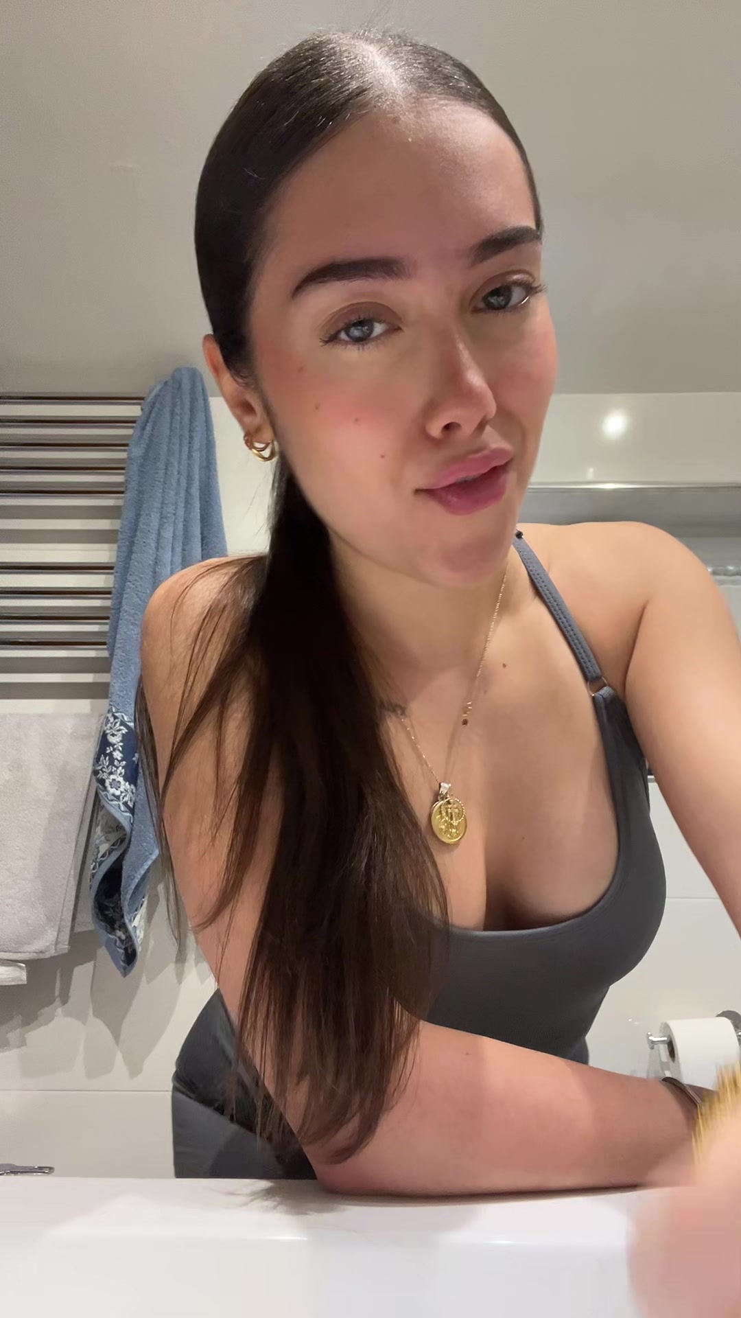 @anita