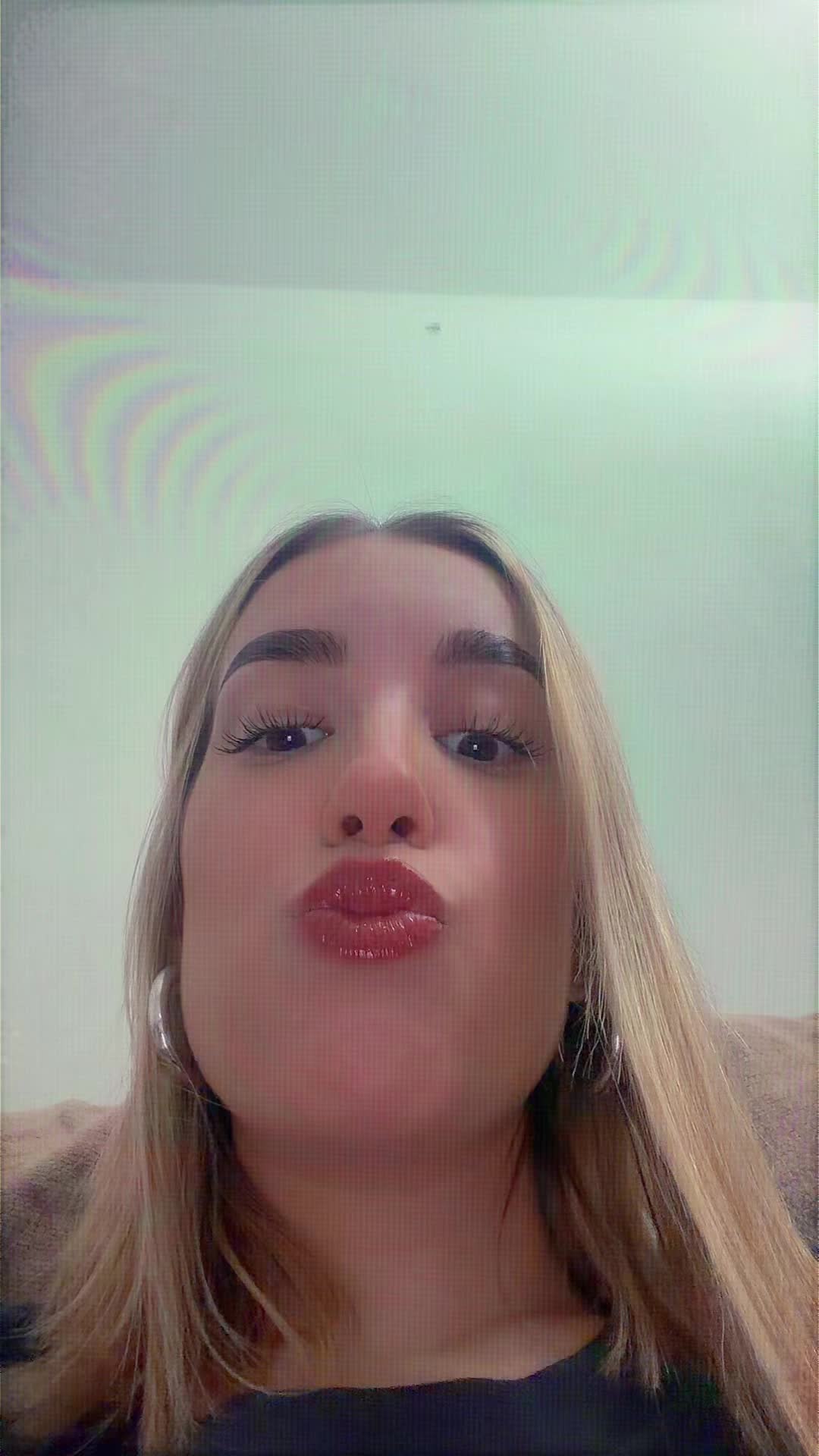 @Valeria